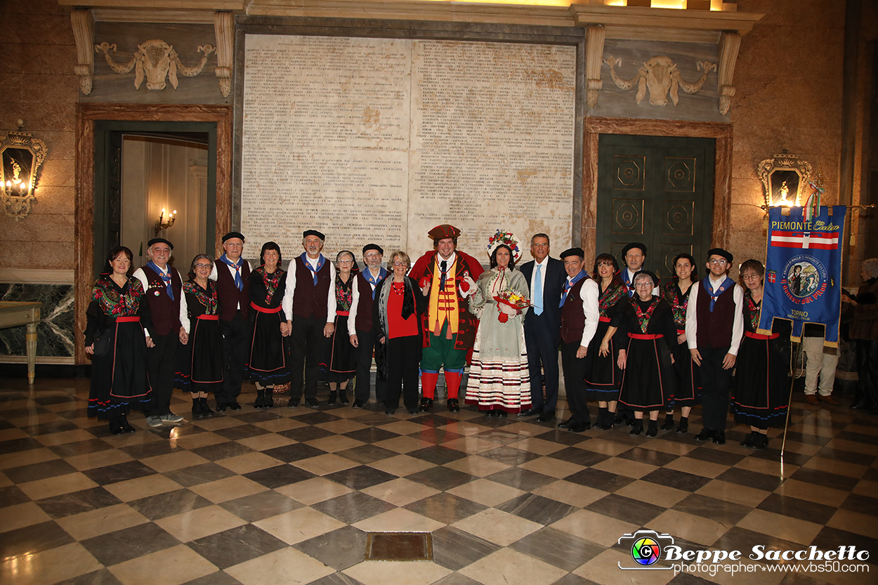 VBS_3738 - Investitura Ufficiale Gianduja e Giacometta Famija Turineisa - Carnevale di Torino 2024.jpg